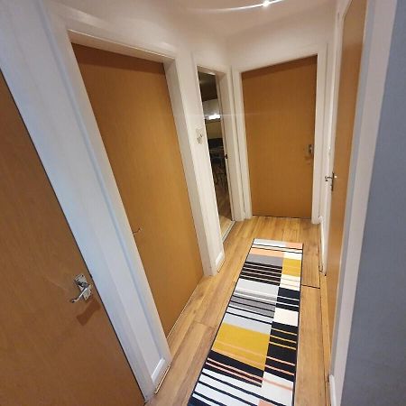 Two Bedroom Apartment, Free Parking, Close To Uclan And Free Wifi Preston  Bagian luar foto