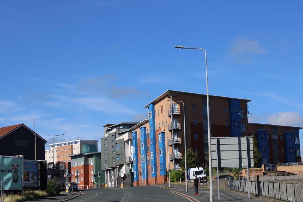 Two Bedroom Apartment, Free Parking, Close To Uclan And Free Wifi Preston  Bagian luar foto