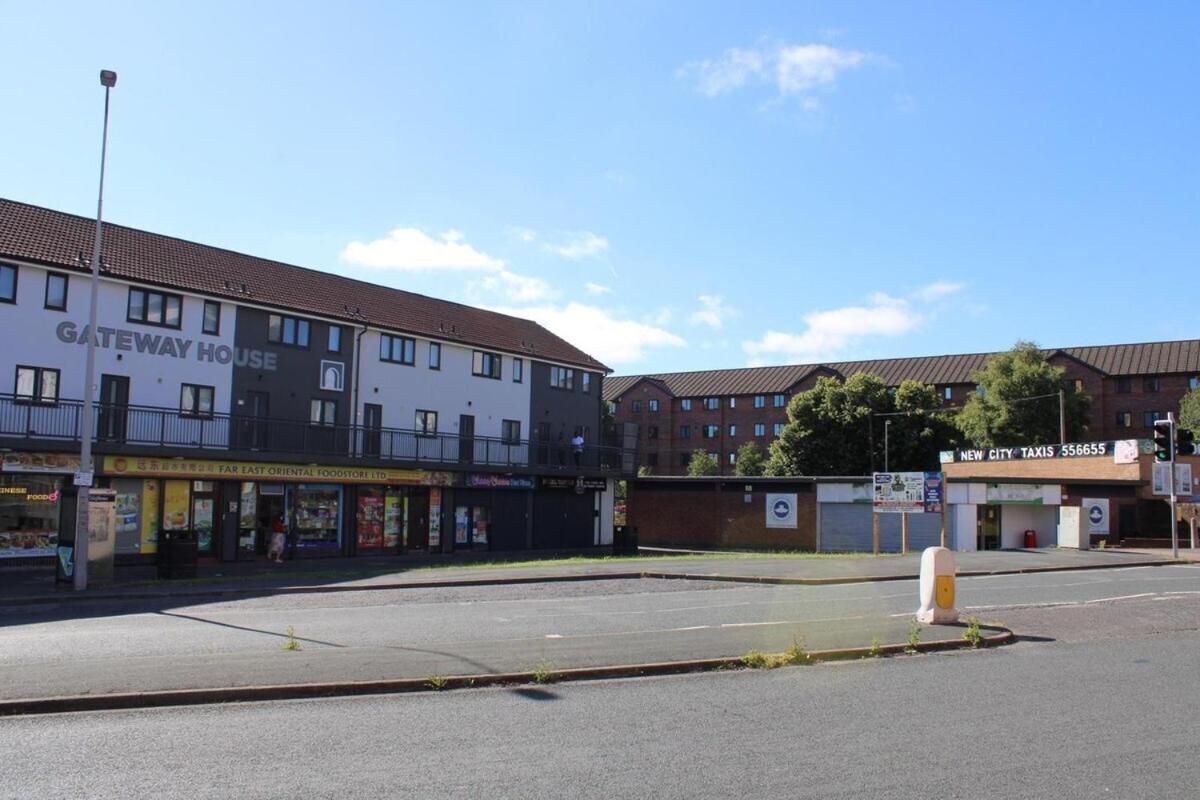 Two Bedroom Apartment, Free Parking, Close To Uclan And Free Wifi Preston  Bagian luar foto