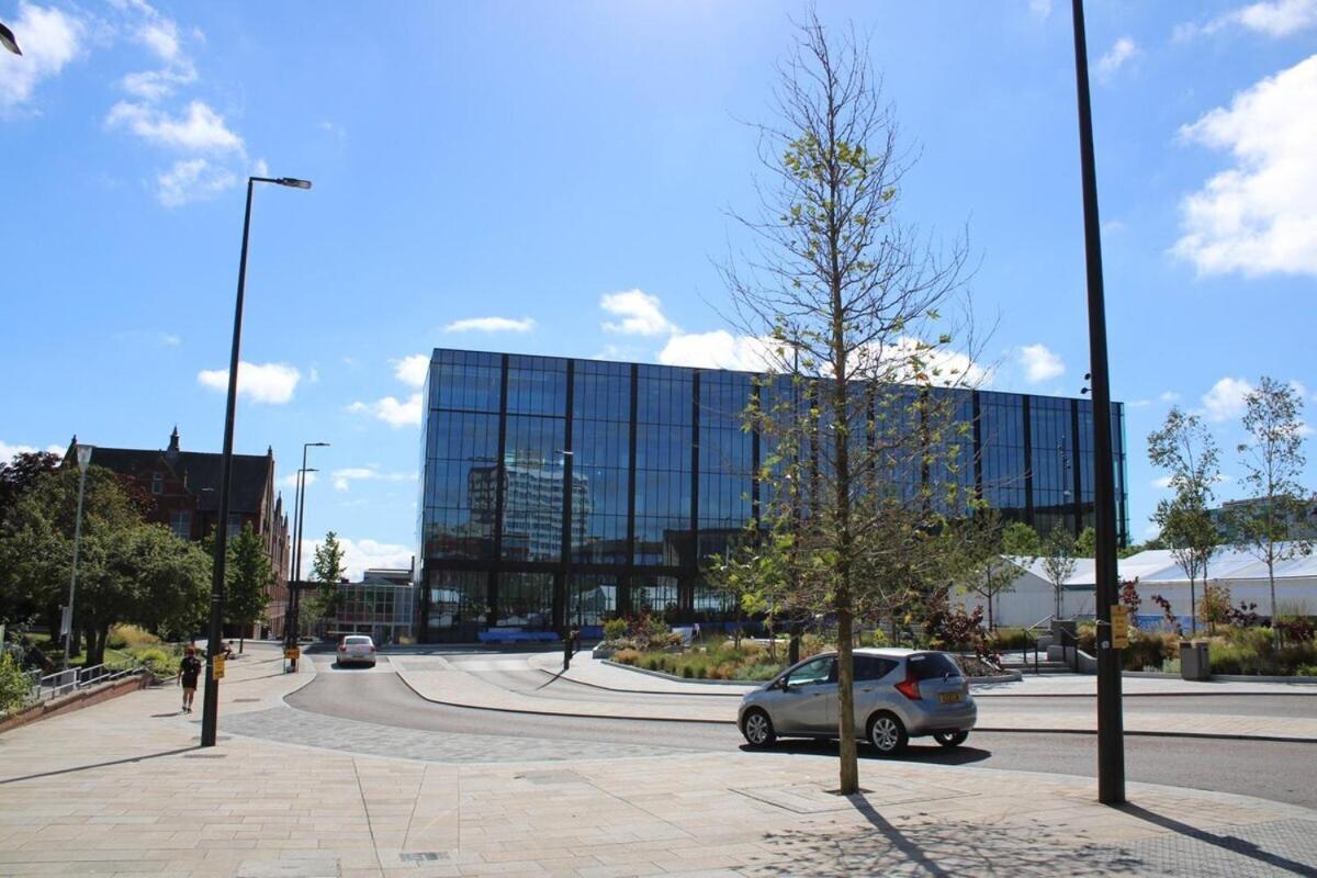 Two Bedroom Apartment, Free Parking, Close To Uclan And Free Wifi Preston  Bagian luar foto